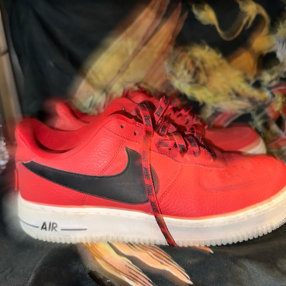 Nike Air Force 1 Low NBA University Red - 823511-604 sz 9.5 - Picture 3 of 6